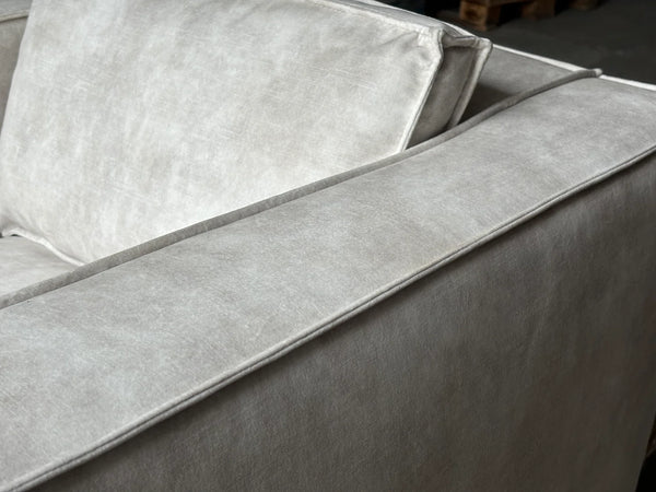 Fotoliu Collin – disponibil pe stoc